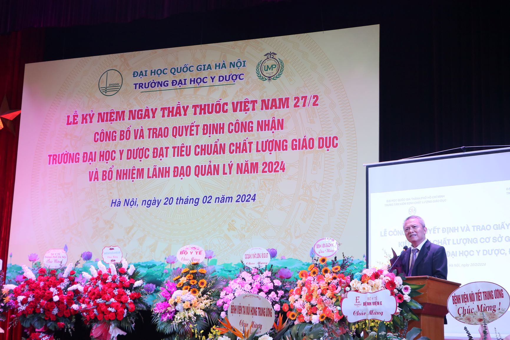 Lễ kỷ niệm Ngày thầy thuốc Việt Nam 27/2, công bố và trao quyết định công nhận Trường Đại học Y Dược đạt tiêu chuẩn chất lượng giáo dục và bổ nhiệm lãnh đạo quản lý năm 2024
